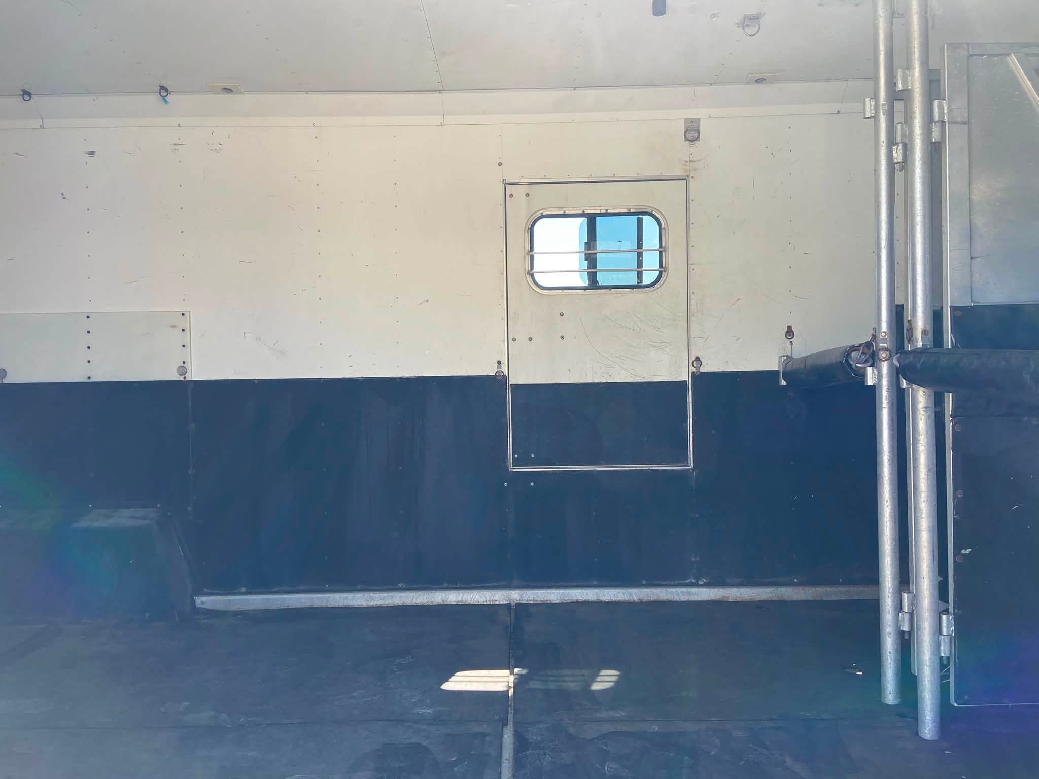 Trailer Photo 9