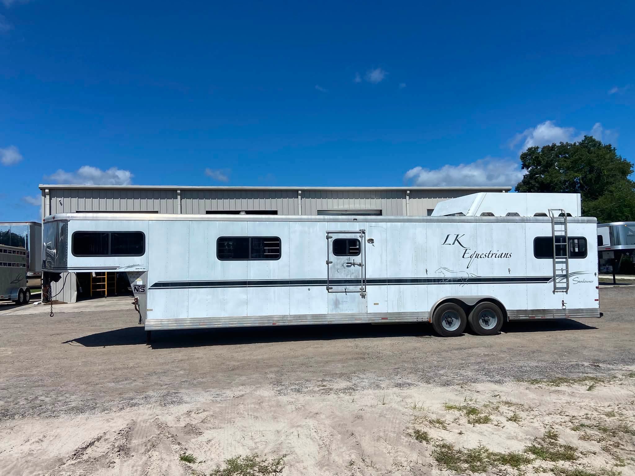 Trailer Photo 2