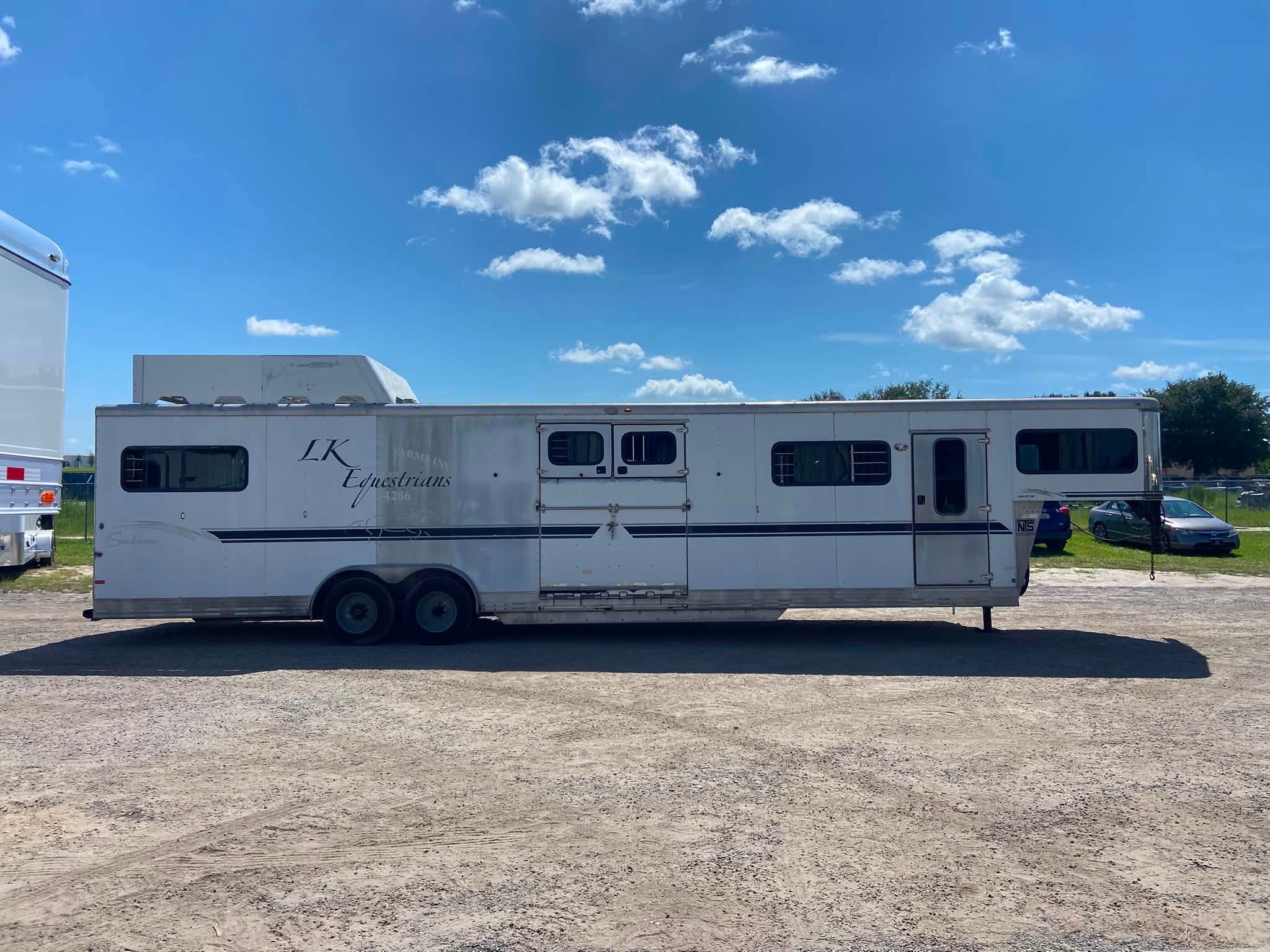 Trailer Photo 16