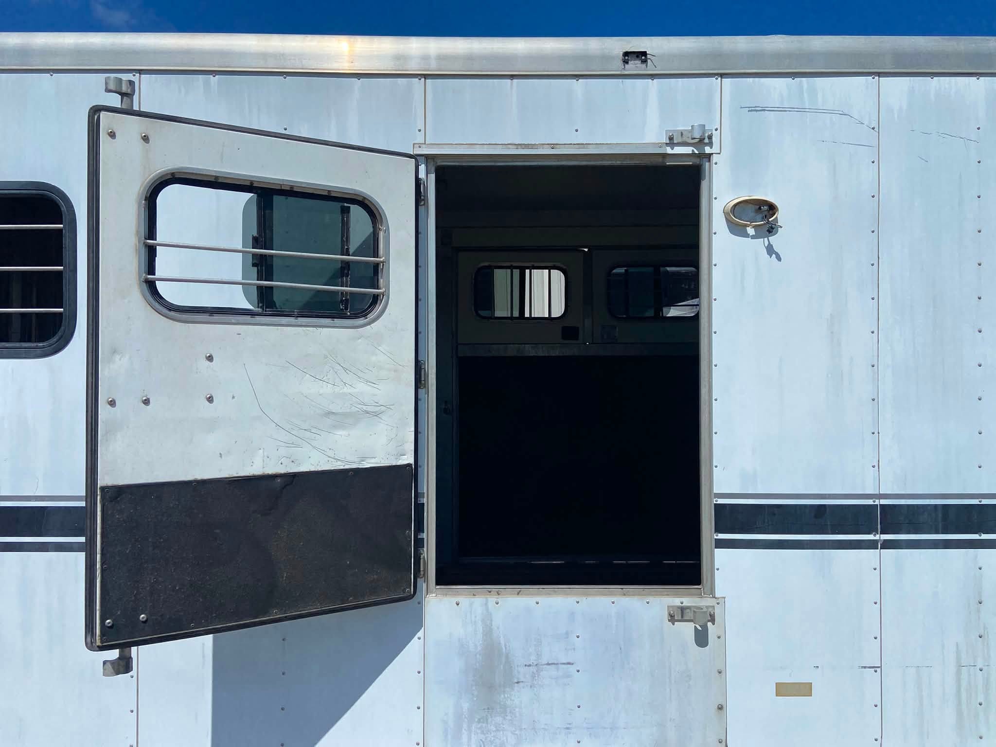 Trailer Photo 4