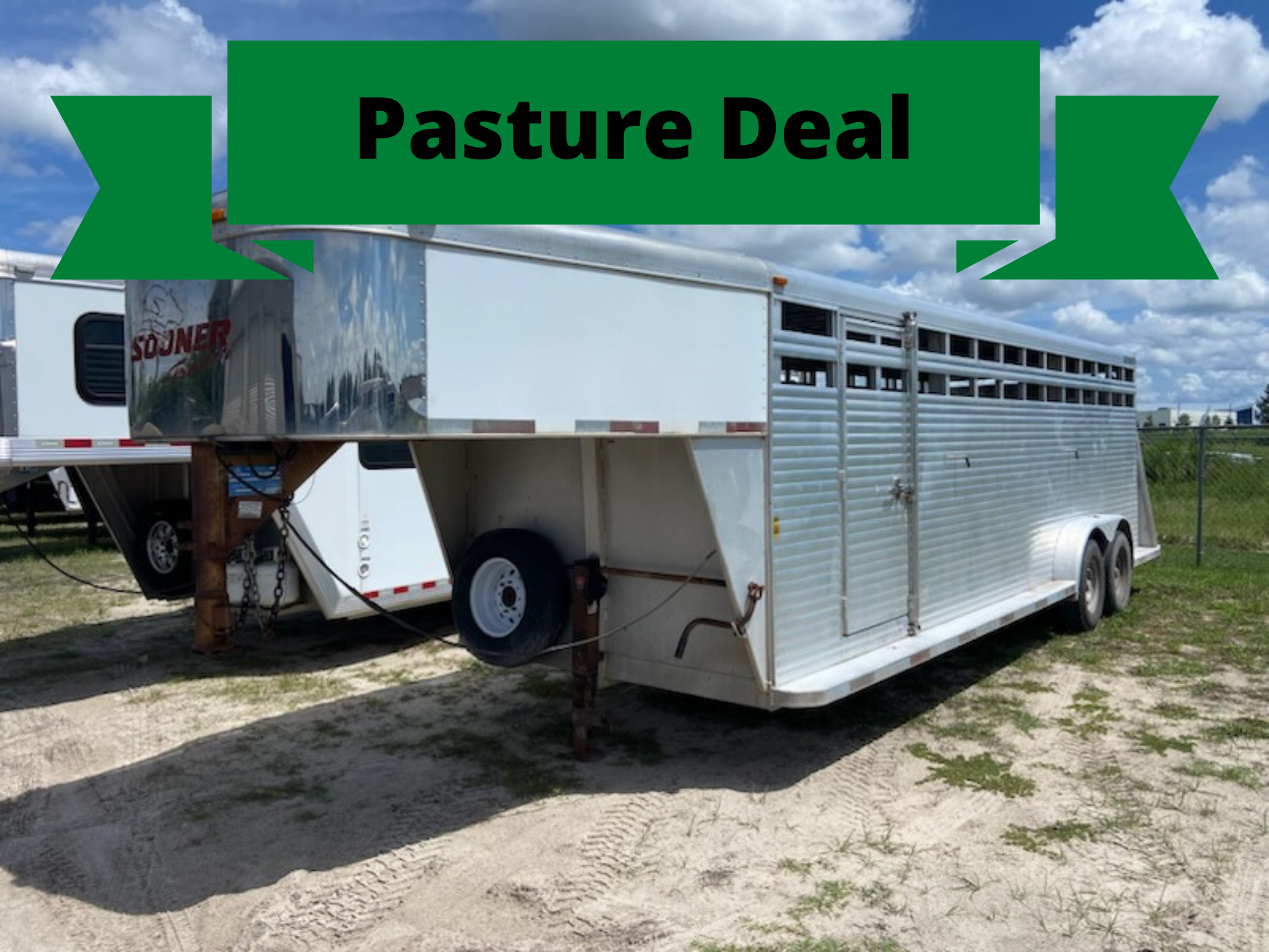 2005 Sooner 24' Livestock Gooseneck Trailer