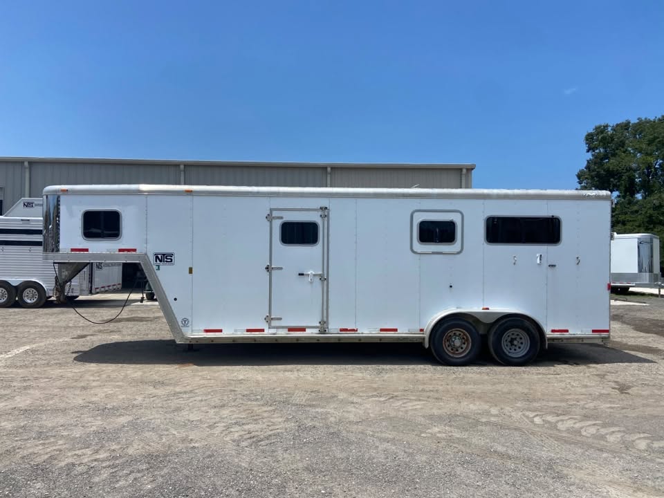 2010 Exiss 2+1 Horse Gooseneck Trailer