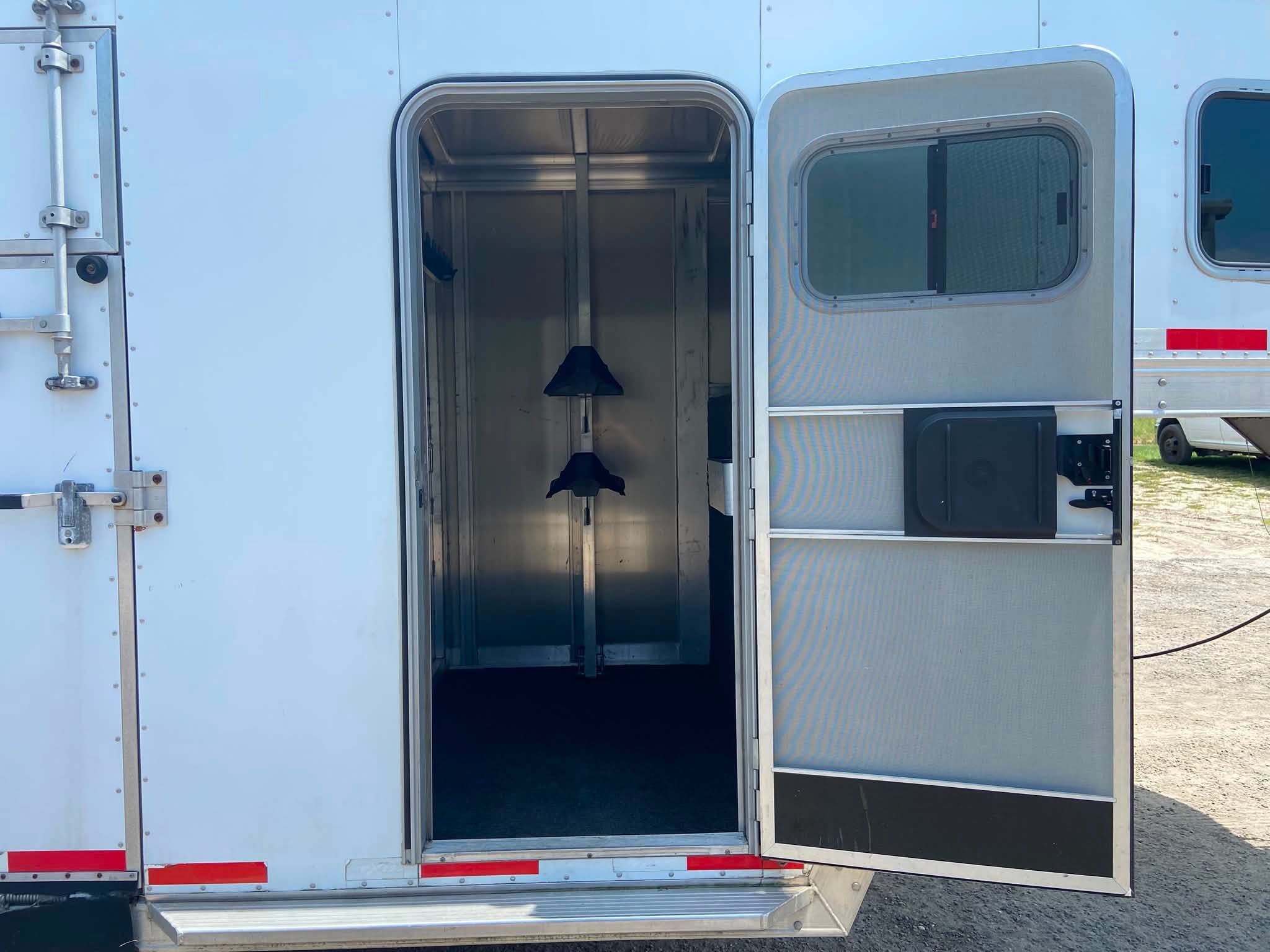 Trailer Photo 15