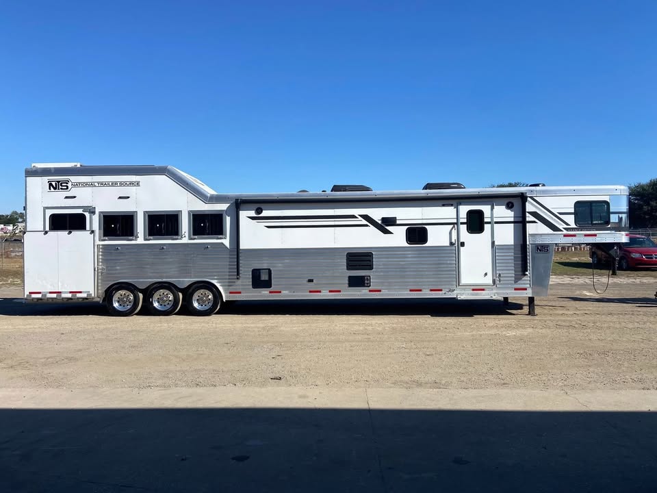 Trailer Photo 19