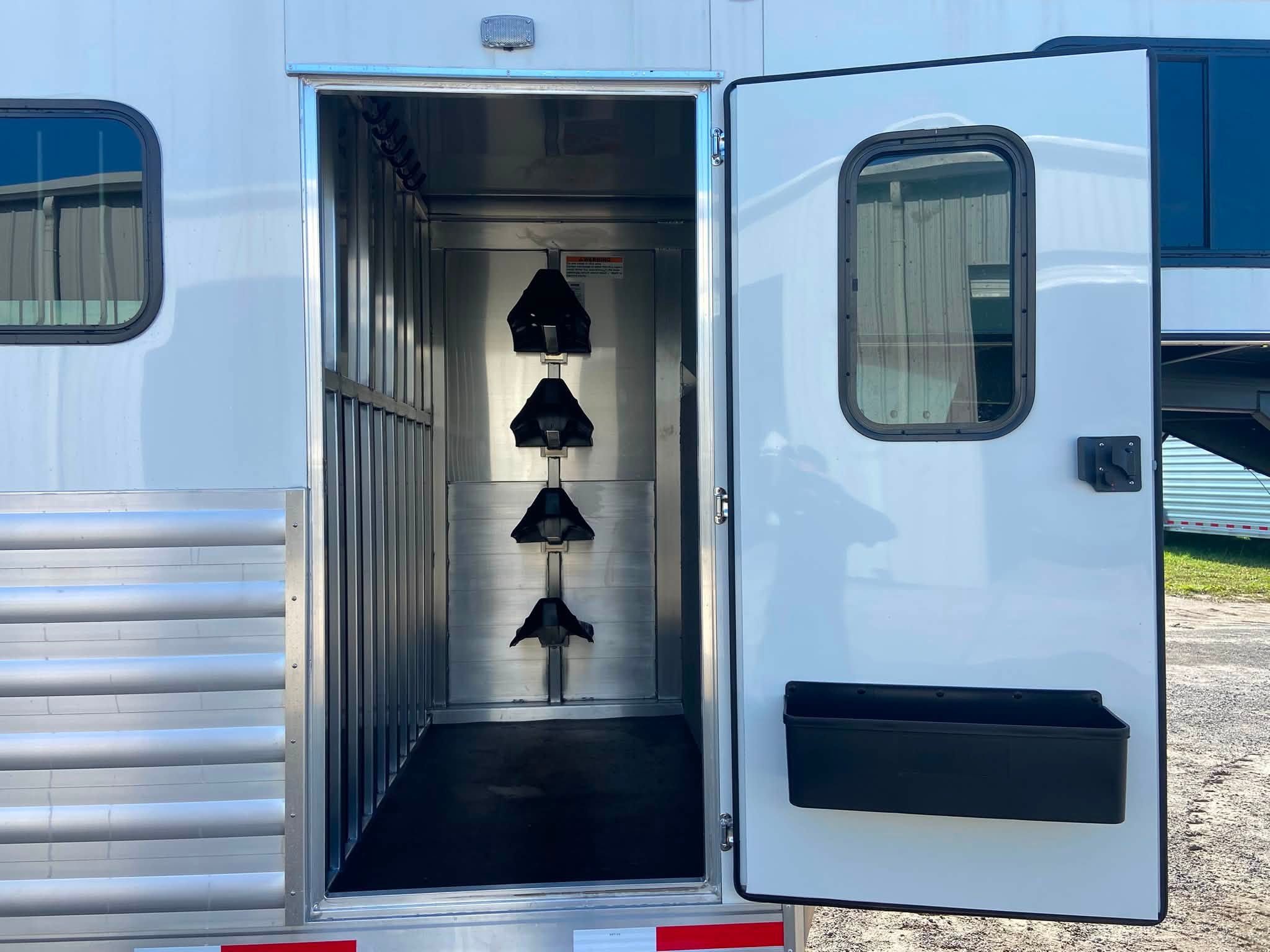 Trailer Photo 17