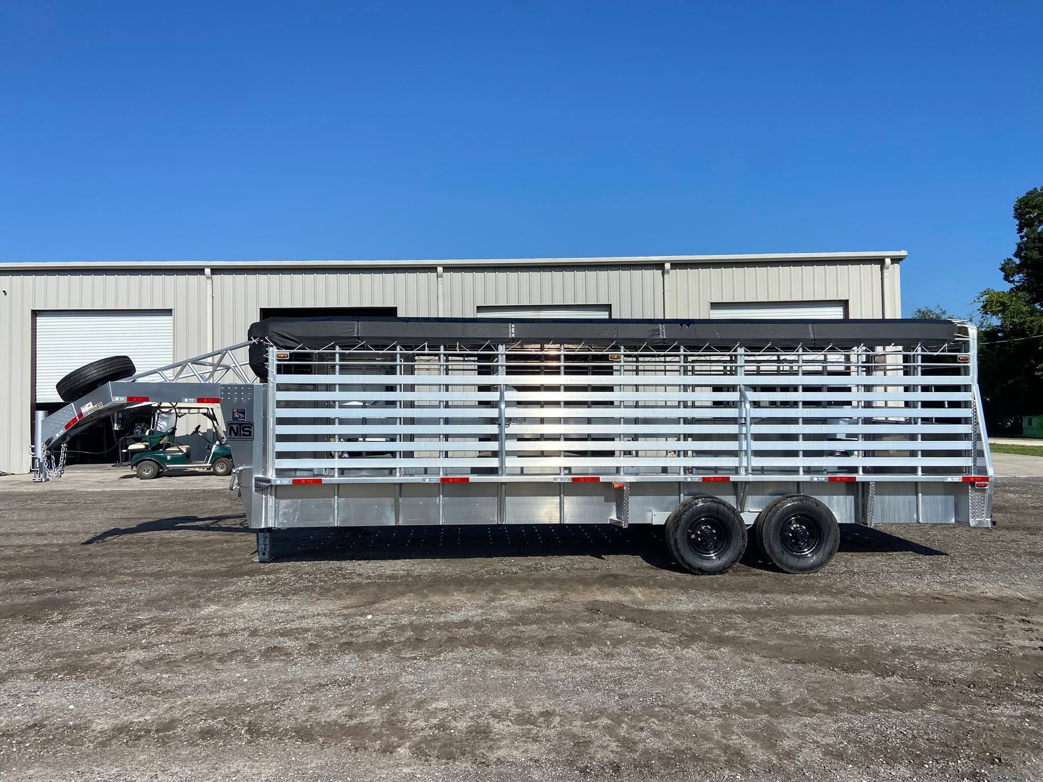 2027 WW 24' Livestock Gooseneck Trailer