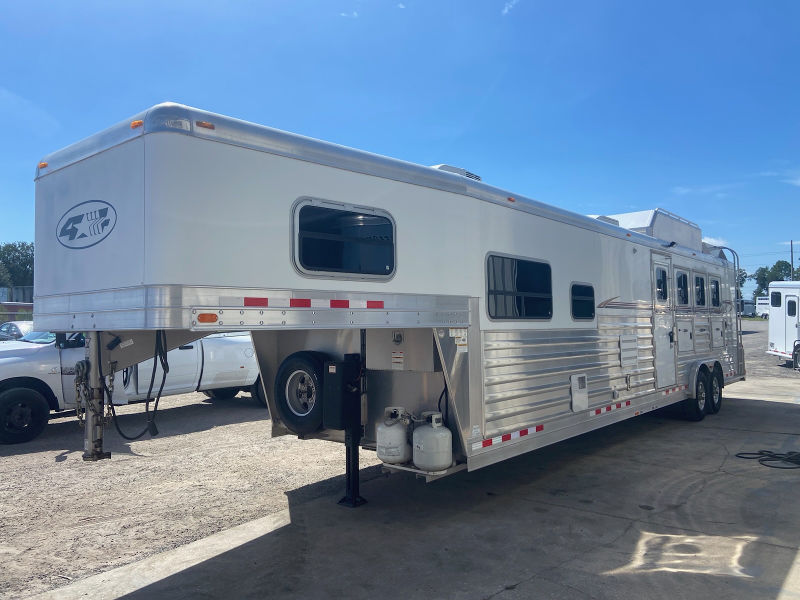 2016 4-Star 4 Horse Slant Load 15' Living Quarters