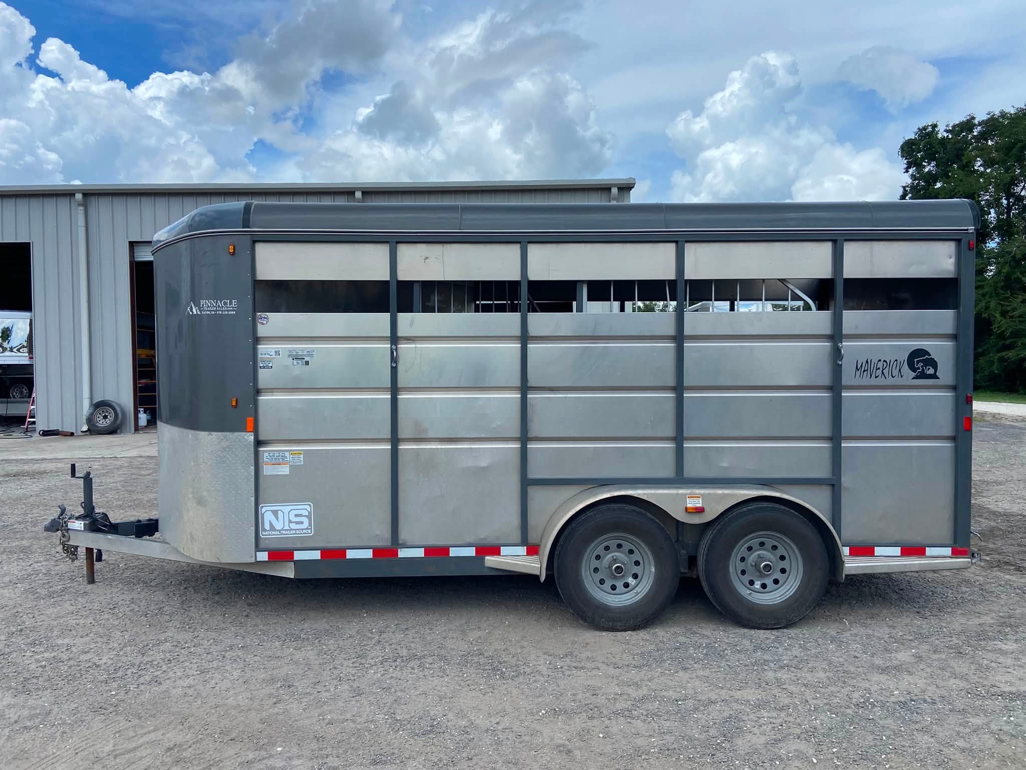 2024 Maverick 3 Horse Slant Load Bumper Pull Trailer
